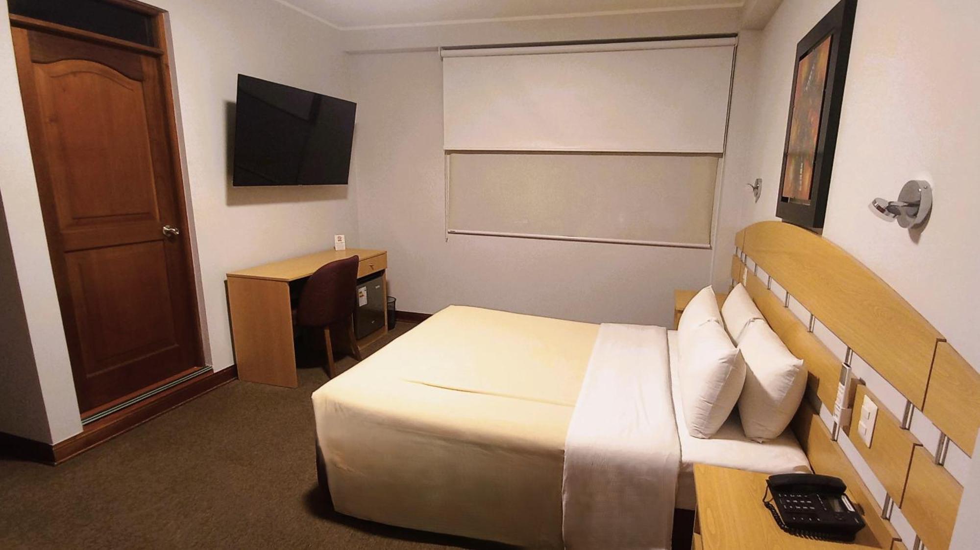 Hotel Javier Prado Inn Lima Bagian luar foto