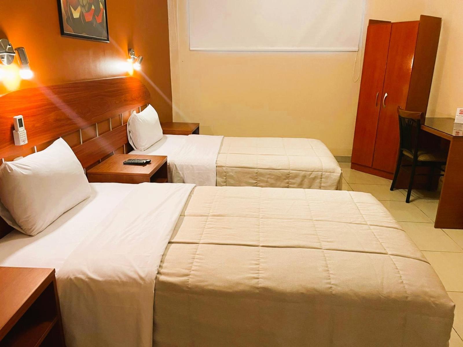 Hotel Javier Prado Inn Lima Bagian luar foto